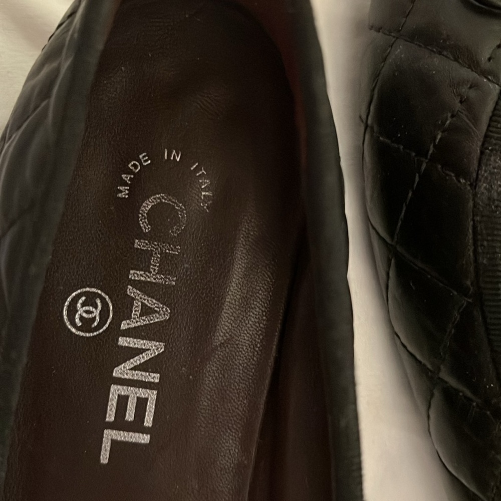 Elegant, classic Chanel flats . Size 41 . Amazing condition. Authentic . - Picture 5 of 9